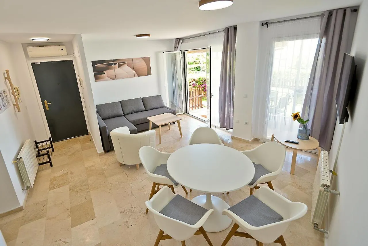 On Beach Deluxe Apartment With Pools And Own Garden El Puerto de Santa María
